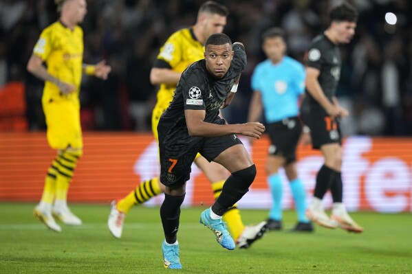 Mbappe store cleats 218